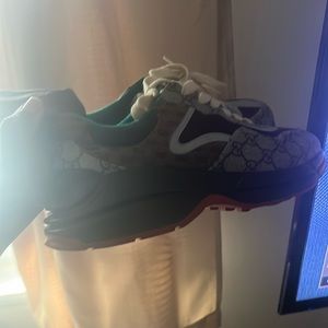 Gucci shoes barely worn need to sell quick